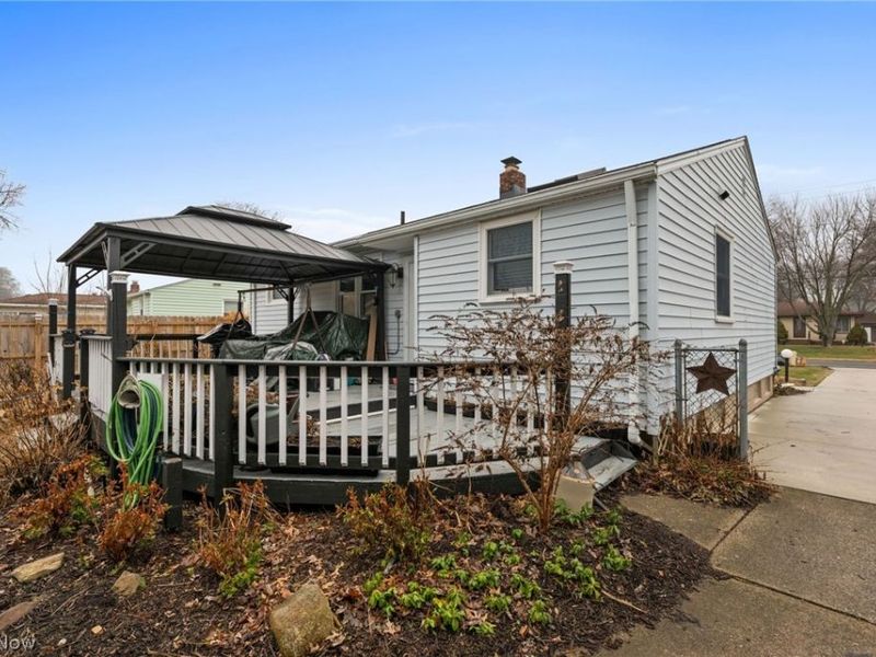 23947 Lebern Drive, North Olmsted, OH 44070 Photo 27