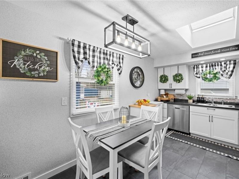 23947 Lebern Drive, North Olmsted, OH 44070 Photo 8