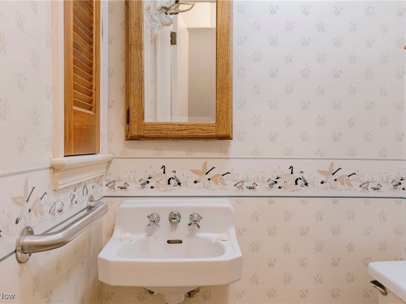 1567 S Belvoir Boulevard, South Euclid, OH 44121 Photo 13