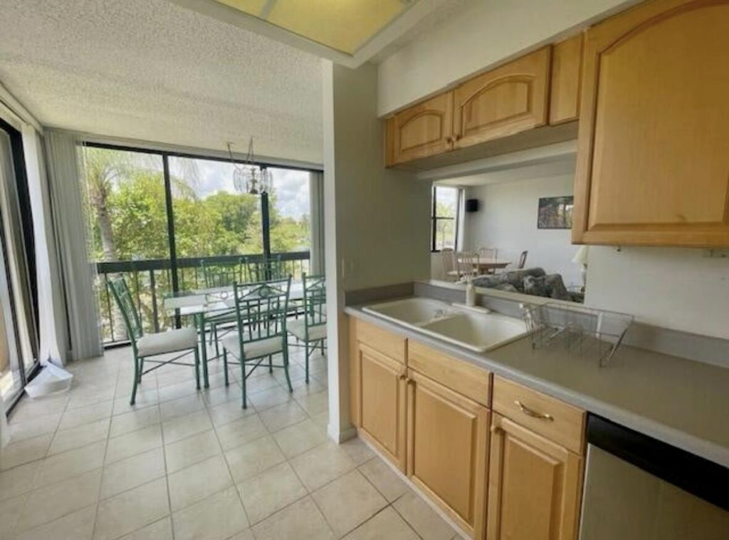 600 Egret Circle, Unit 7305, Delray Beach, FL 33444 Photo