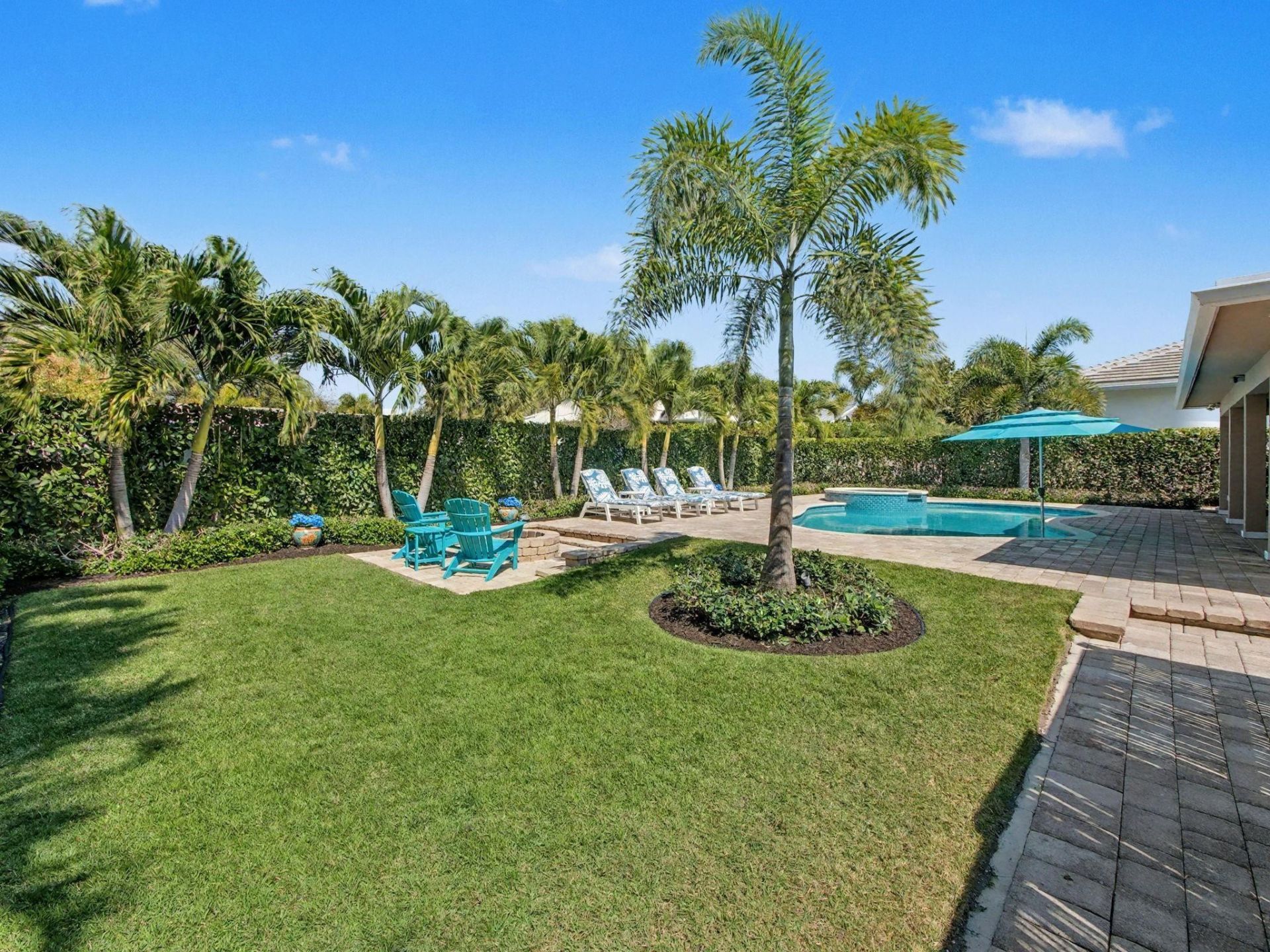 219 Blossom Ln, Palm Beach Shores, FL 33404 Photo