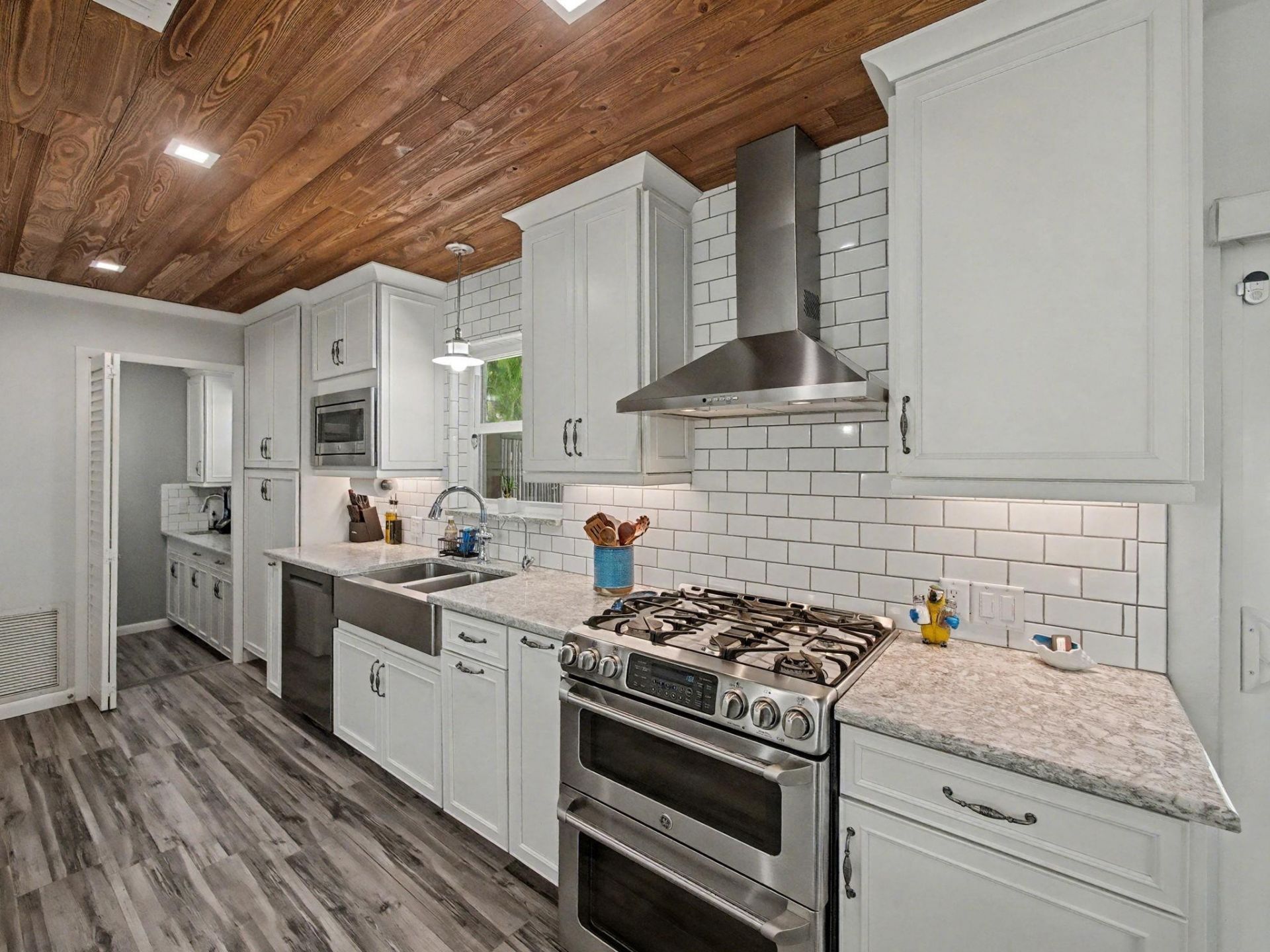 219 Blossom Ln, Palm Beach Shores, FL 33404 Photo