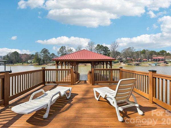 6880 Shade Tree Lane , Sherrills Ford, NC 28673