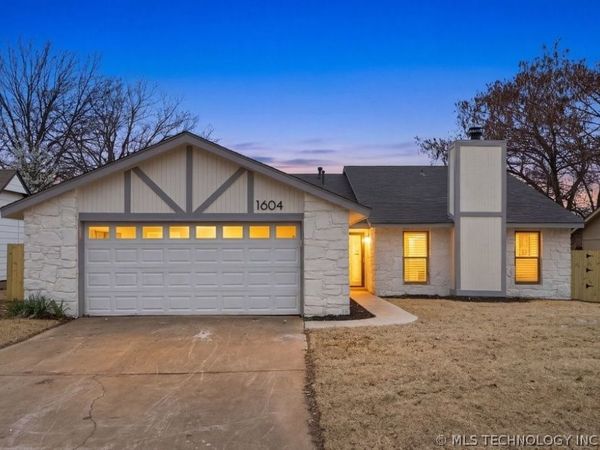 1604 N Hickory Court, Broken Arrow, OK 74012