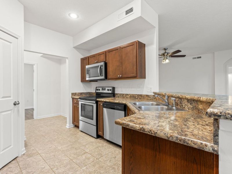 599 Wintergreen Way, Lewis Center, OH 43035 Photo 10