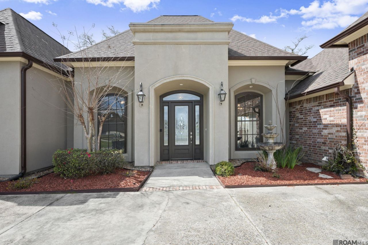17702 Shady Path Ct, Baton Rouge, LA 70816 Main Photo