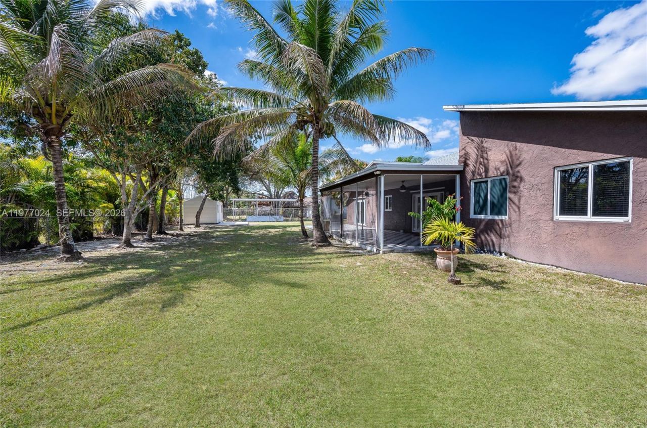 12930 SW 190th St , Miami, FL 33177 Photo