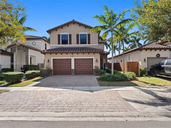 2380 NE 1st St , Homestead, FL 33033