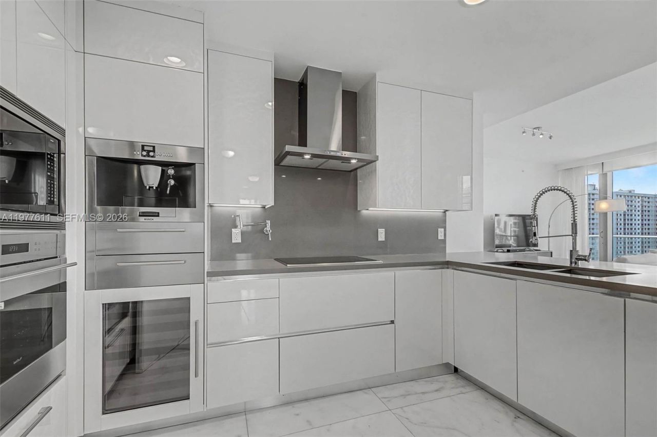 17475 Collins Ave, Unit 904, Miami Beach, FL 33160 Photo