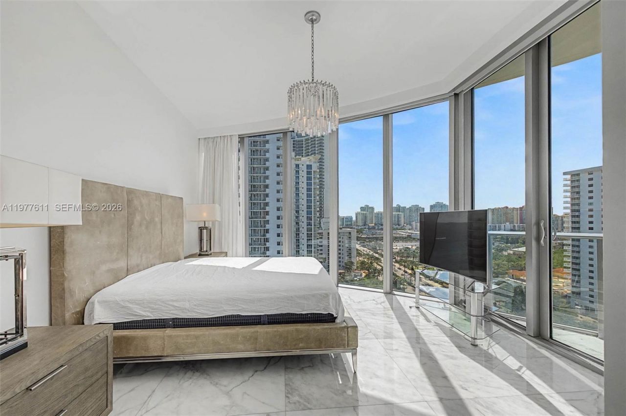 17475 Collins Ave, Unit 904, Miami Beach, FL 33160 Photo