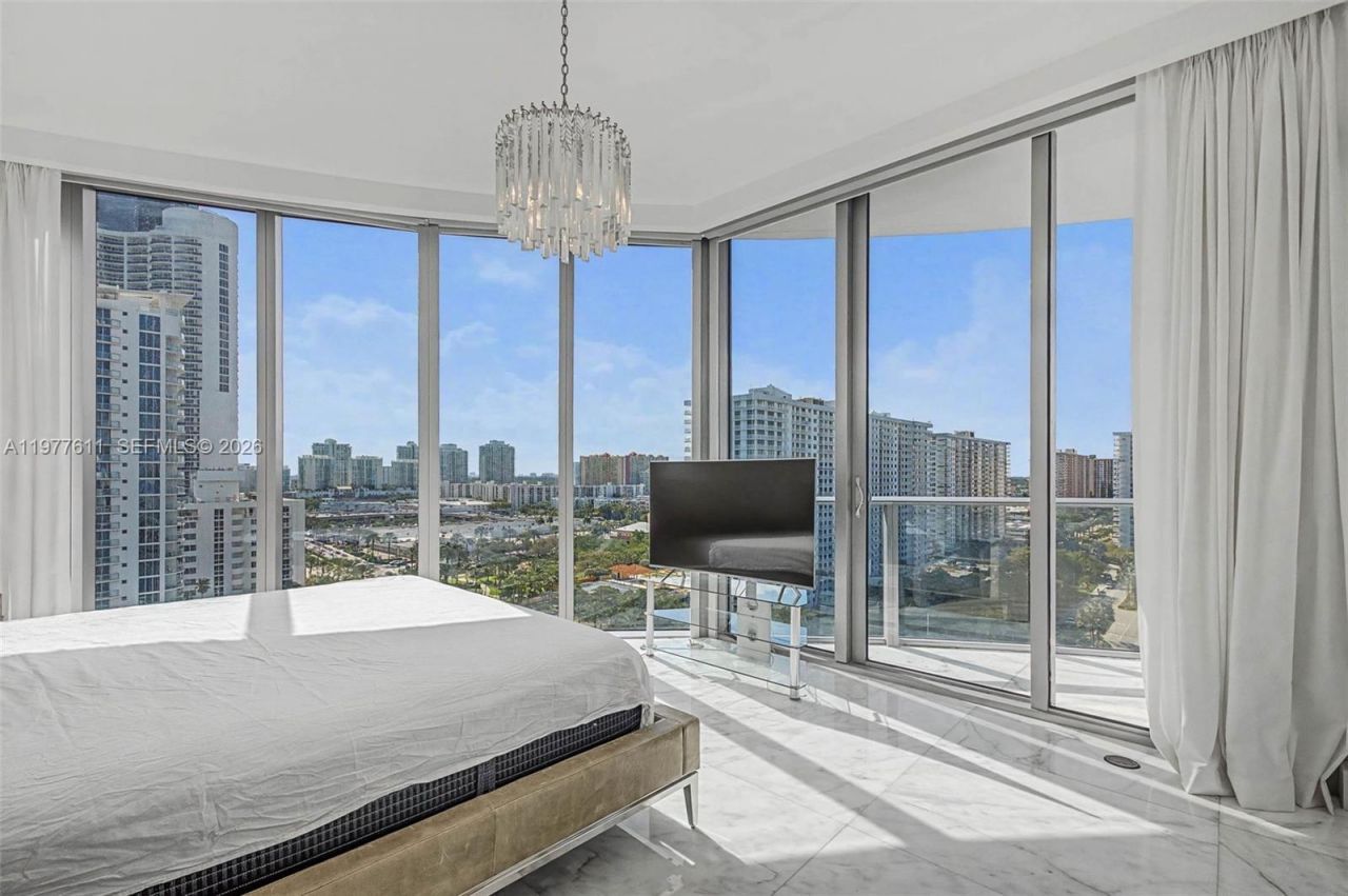 17475 Collins Ave, Unit 904, Miami Beach, FL 33160 Photo