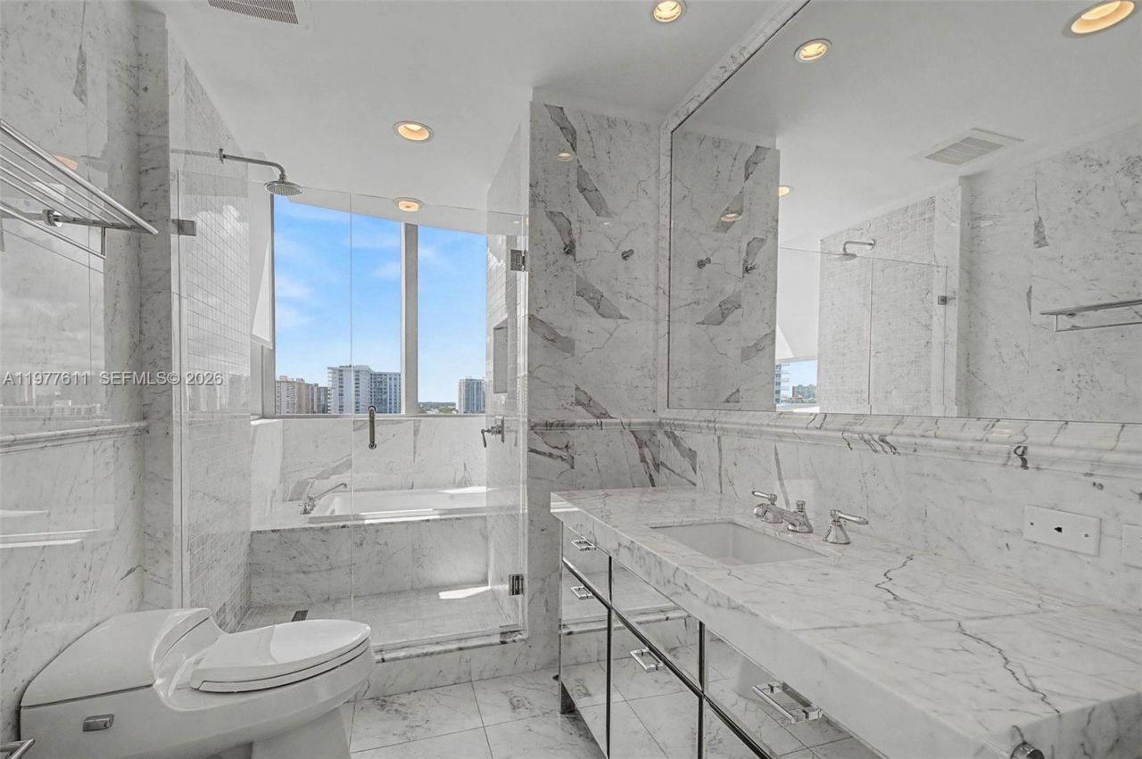 17475 Collins Ave, Unit 904, Miami Beach, FL 33160 Photo