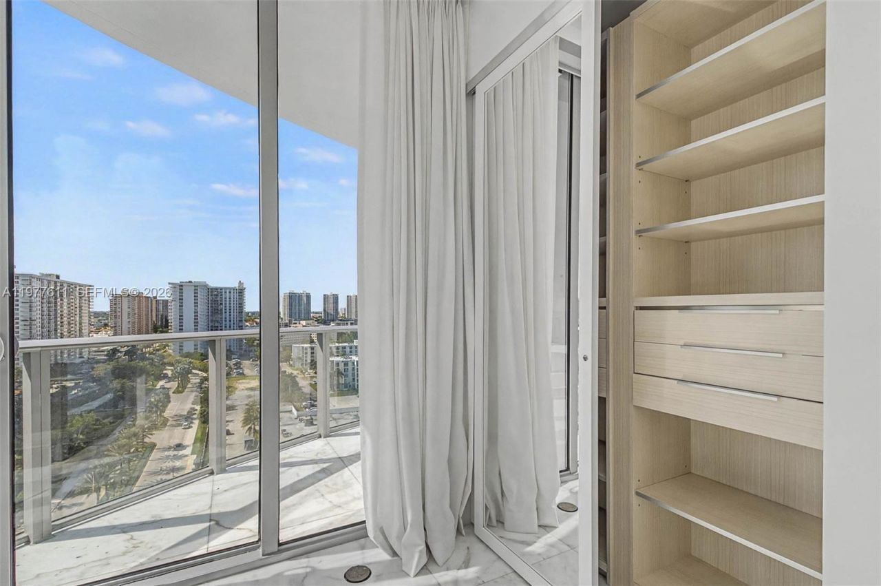 17475 Collins Ave, Unit 904, Miami Beach, FL 33160 Photo