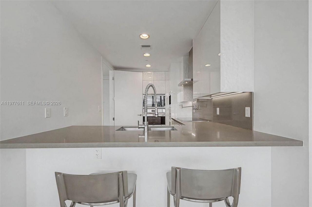 17475 Collins Ave, Unit 904, Miami Beach, FL 33160 Photo