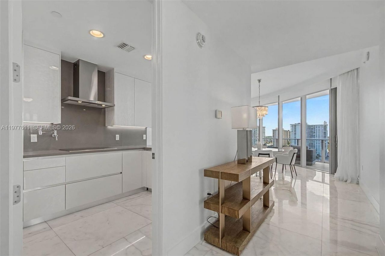 17475 Collins Ave, Unit 904, Miami Beach, FL 33160 Photo