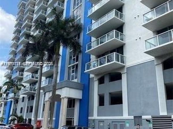 5077 NW 7th St , Unit 903, Miami, FL 33126