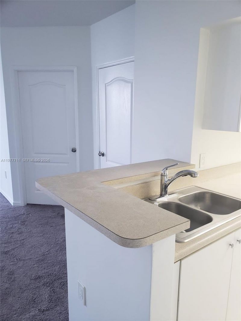 5077 NW 7th St, Unit 903, Miami, FL 33126 Photo