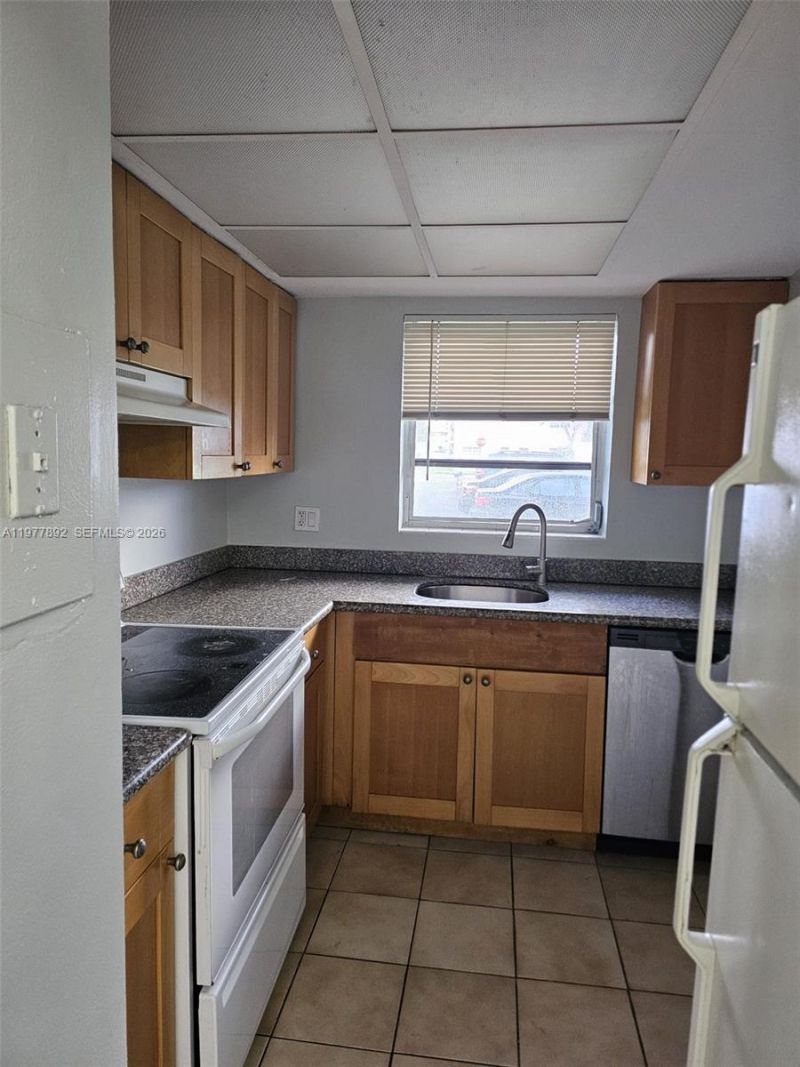 7570 SW 82nd St , Unit F110, Miami, FL 33143 Photo