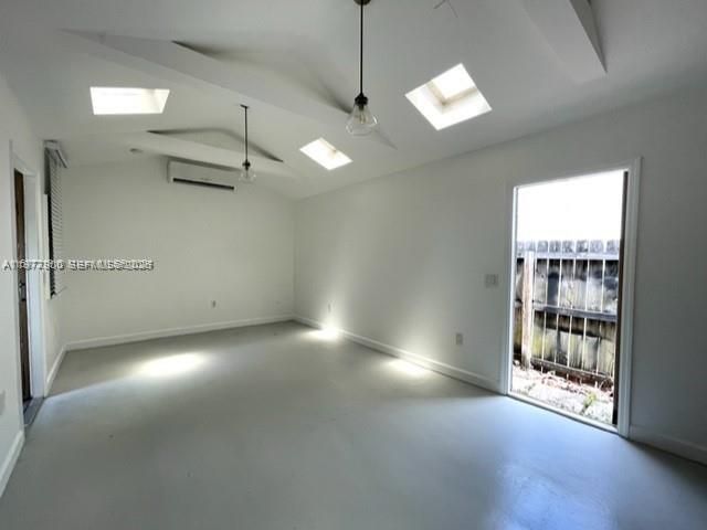 118 NW 24th St, Miami, FL 33127 Photo