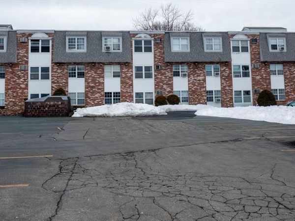 137 Pine St, Unit 11, Lowell, MA 01851