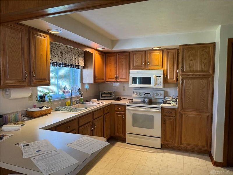 1038 Lark Lane, Xenia Township, OH 45385 Photo 5