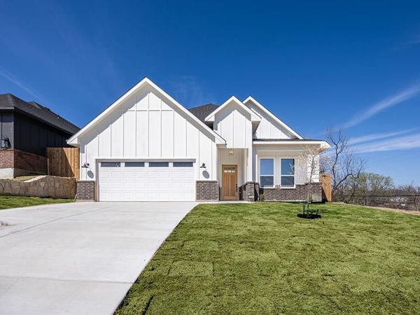 5200 Helmick Avenue, Fort Worth, TX 76107