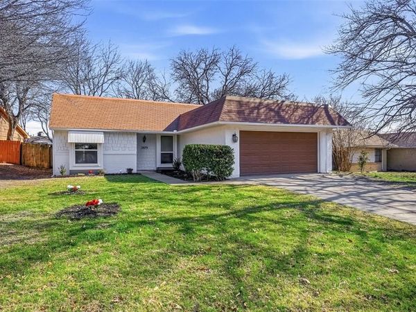 2879 Elsinor Drive, Fort Worth, TX 76116