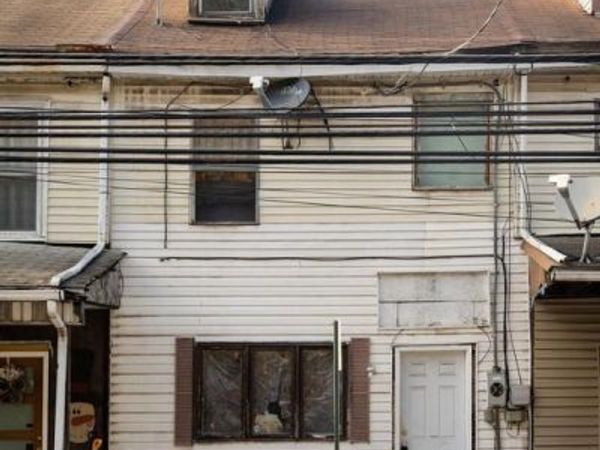 704 BEAR VALLEY AVENUE , SHAMOKIN, PA 17872