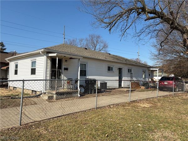1813 Ridge Avenue , Zanesville, OH 43701