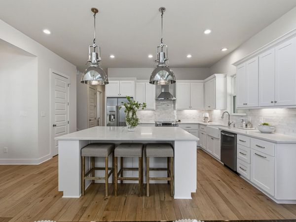 501 Alva DR, Briarcliff, TX 78669