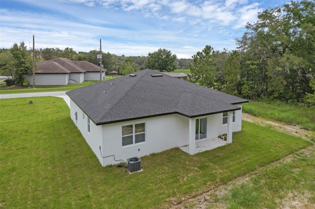 20563 SW Rainbow Lakes Boulevard , Dunnellon, FL 34431 Photo