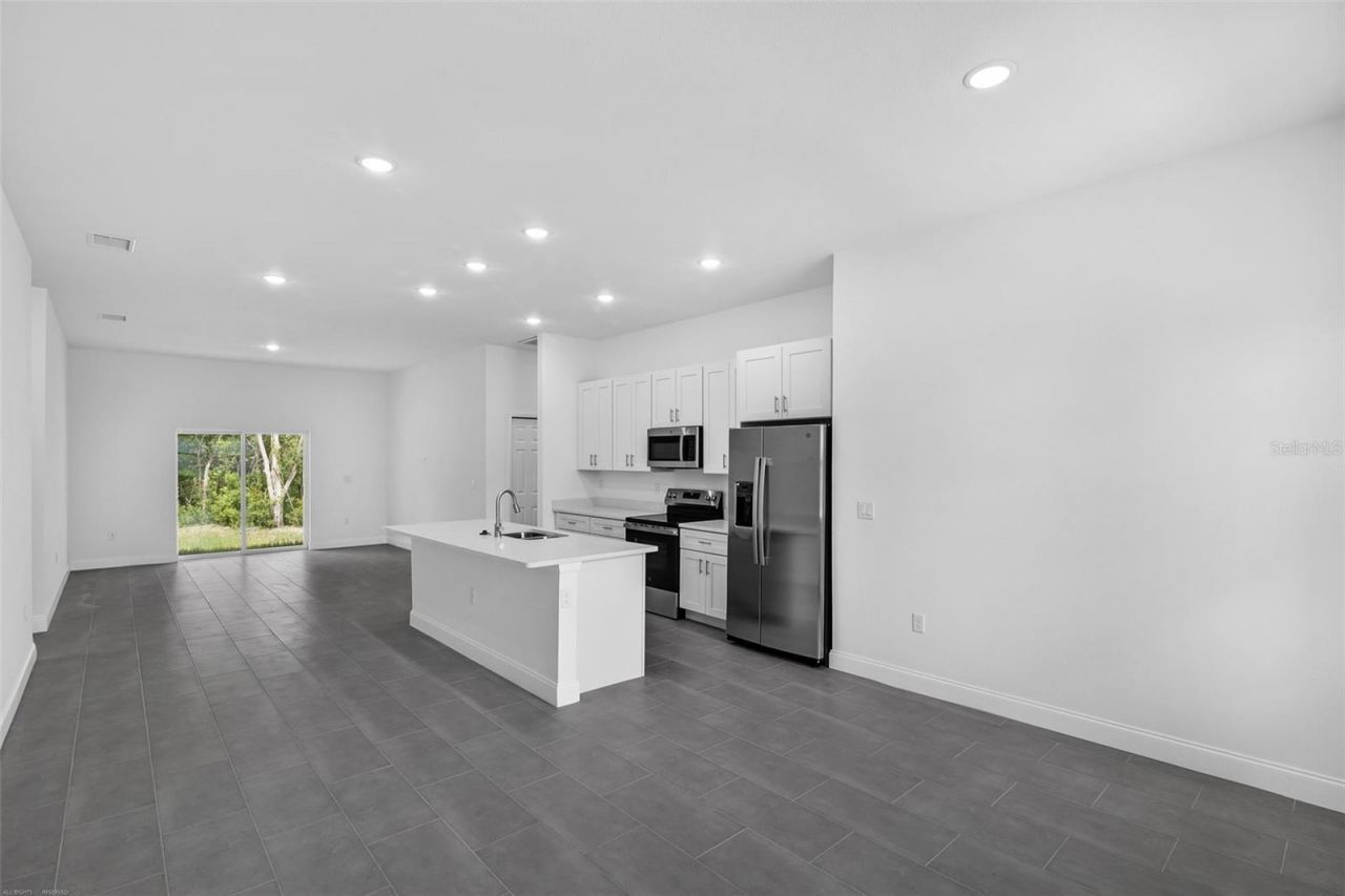 20563 SW Rainbow Lakes Boulevard , Dunnellon, FL 34431 Photo