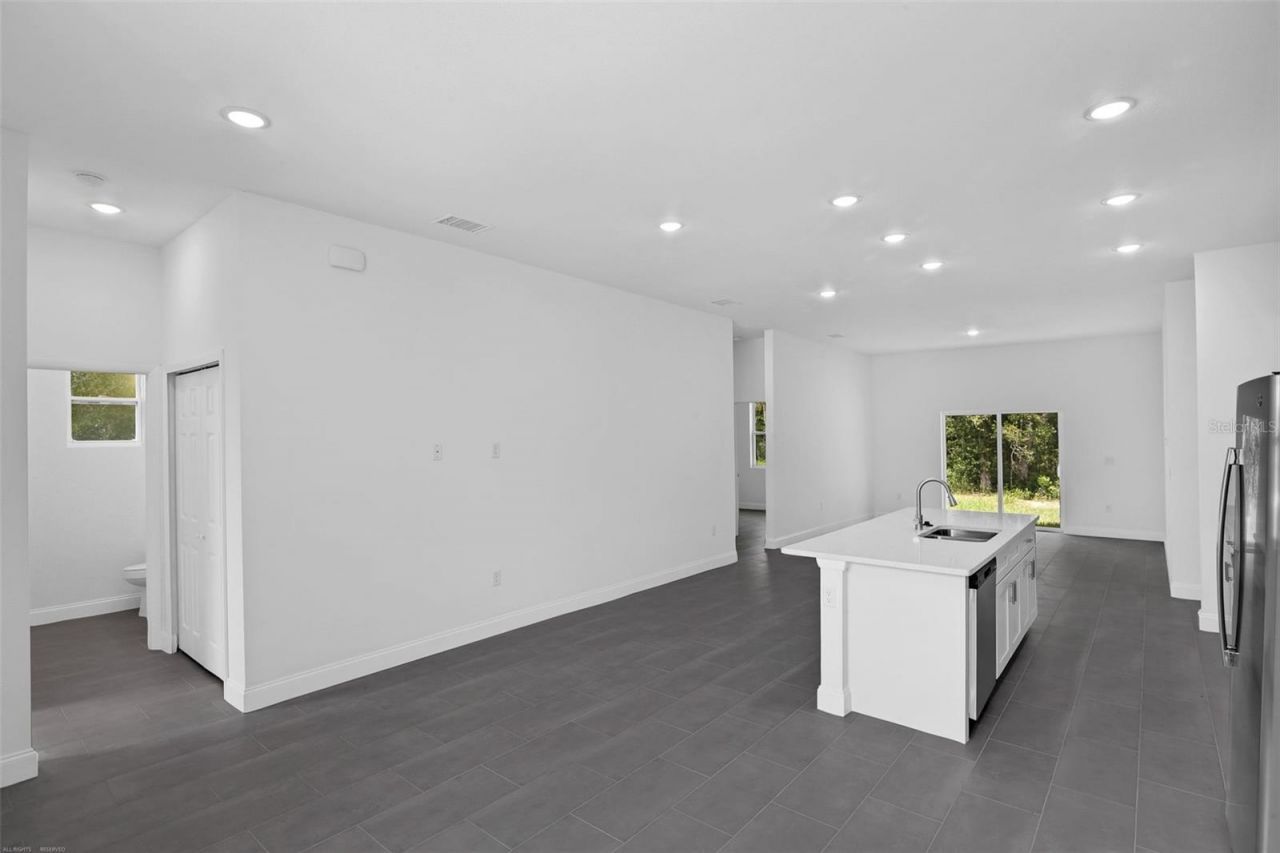 20563 SW Rainbow Lakes Boulevard , Dunnellon, FL 34431 Photo