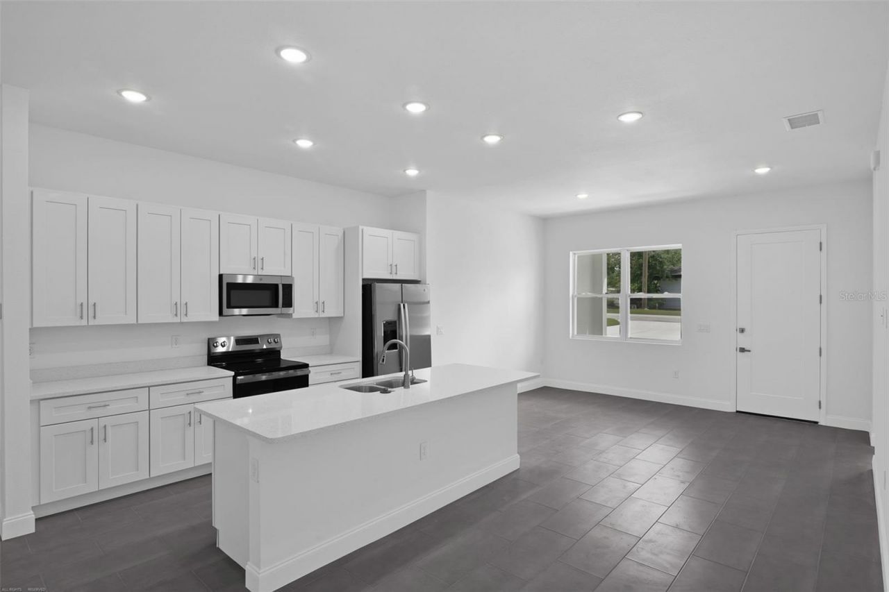 20563 SW Rainbow Lakes Boulevard , Dunnellon, FL 34431 Photo