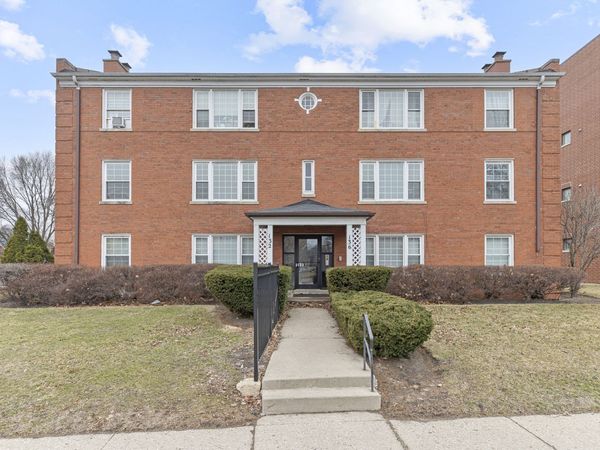 132 Ridge Avenue , Unit 2, Evanston, IL 60202