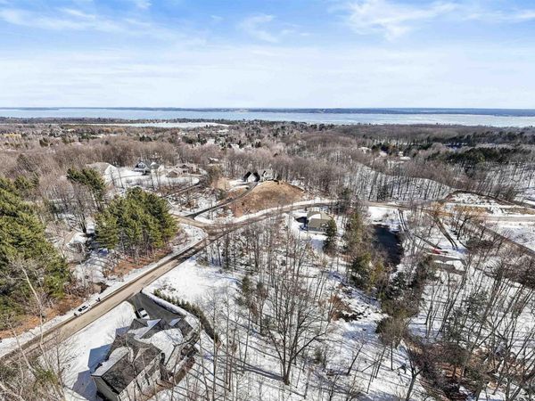 9481 Walkabout Lane E, Traverse City, MI 49684