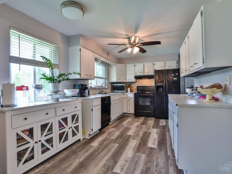 8698 Cox Road, West Chester, OH 45069 Photo 6