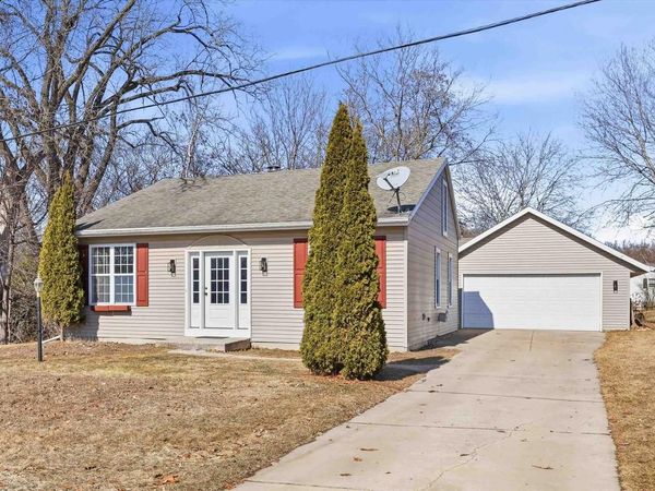 2305 HILLSIDE LANE, Green Bay, WI 54302