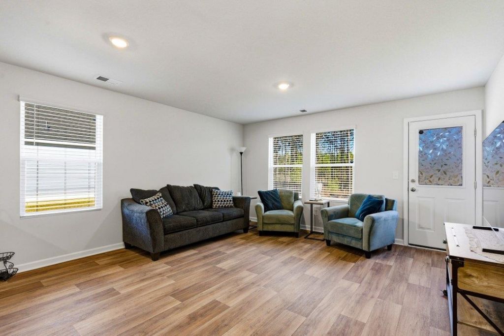 1609 King Oaks Loop Photo 7