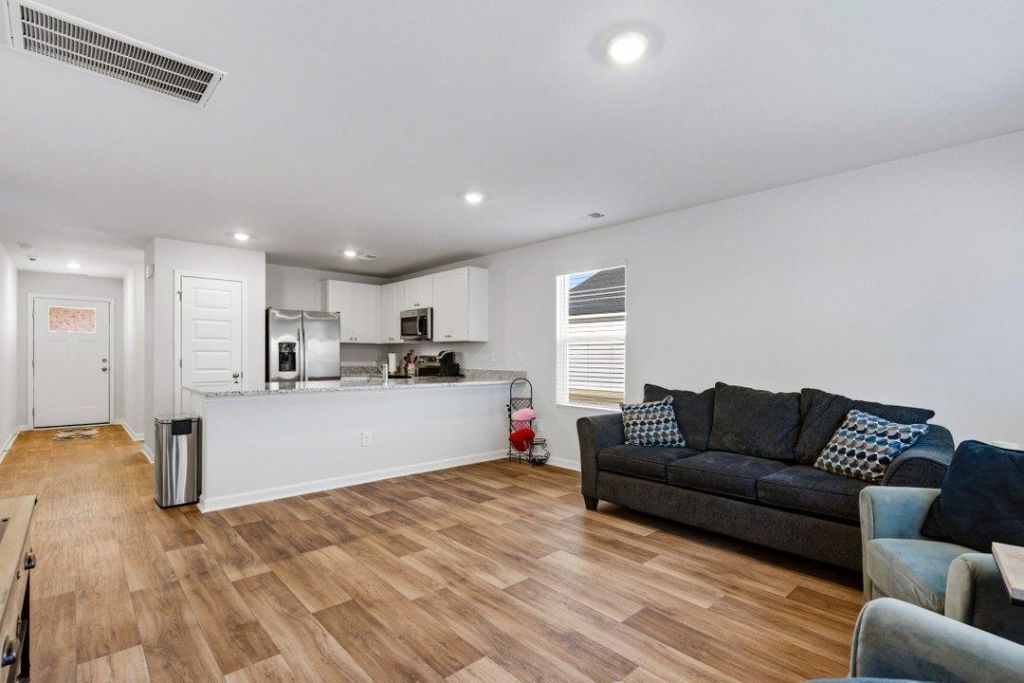 1609 King Oaks Loop Photo 8