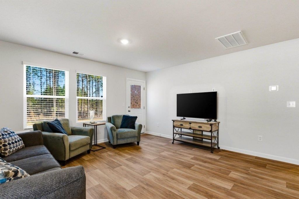 1609 King Oaks Loop Photo 9