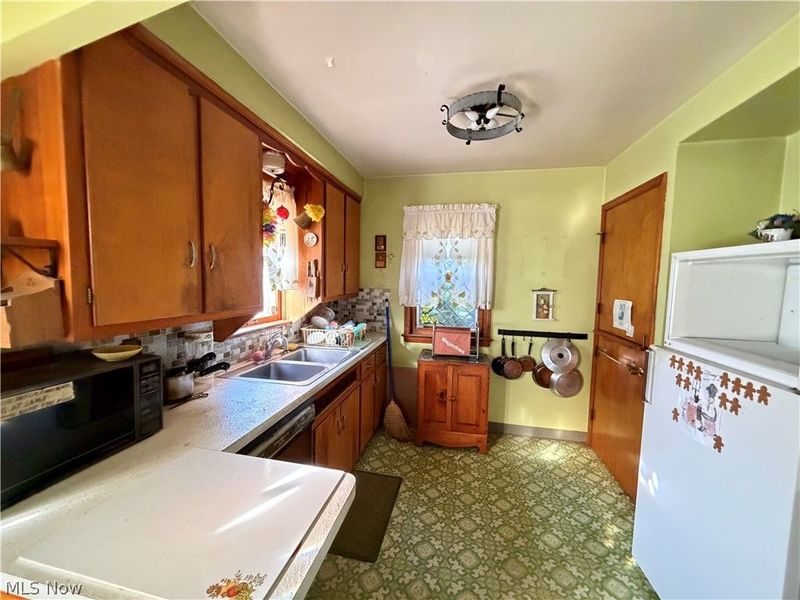 6526 Westminster Drive, Parma, OH 44129 Photo 4