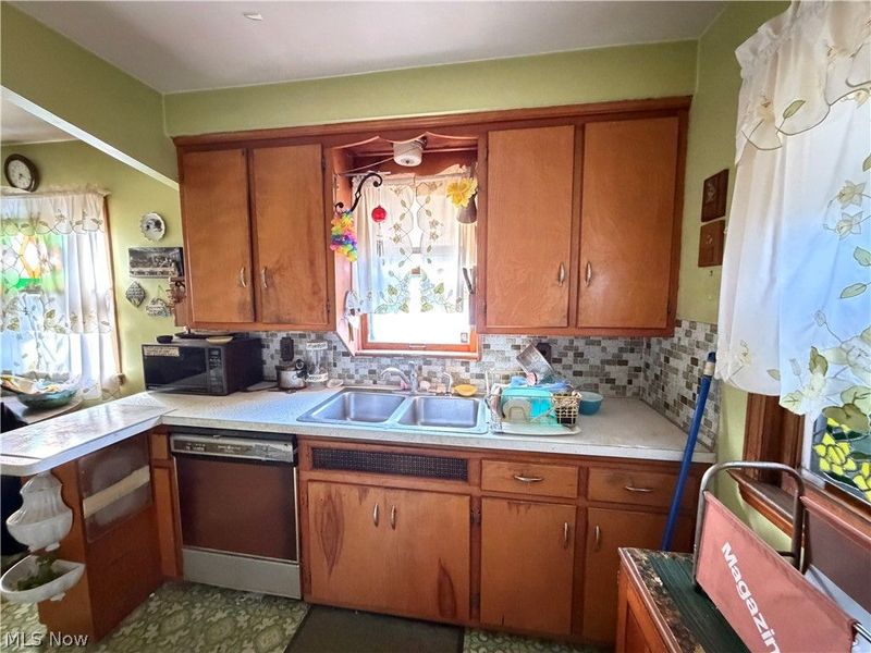 6526 Westminster Drive, Parma, OH 44129 Photo 5