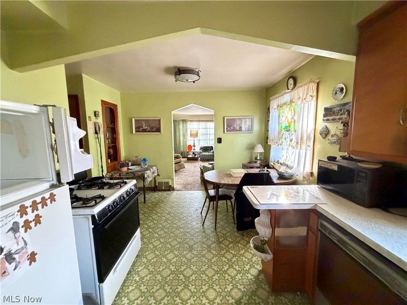 6526 Westminster Drive, Parma, OH 44129 Photo 6