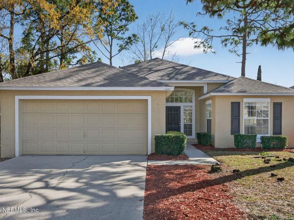 8220 ABBEYFIELD Drive, Jacksonville, FL 32277