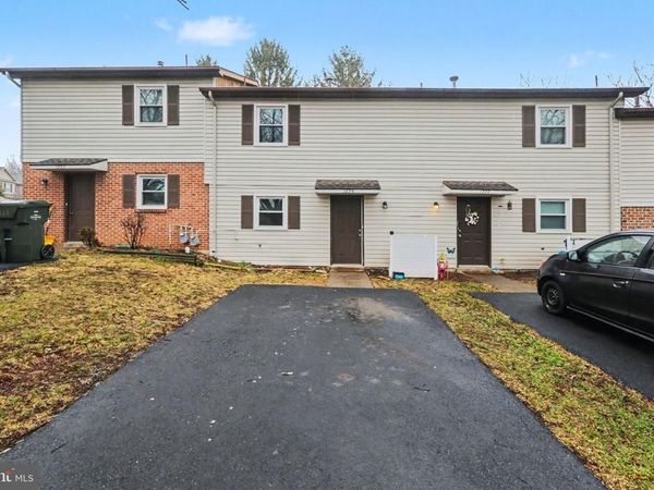 1725 ENGLISH DRIVE, MECHANICSBURG, PA 17055