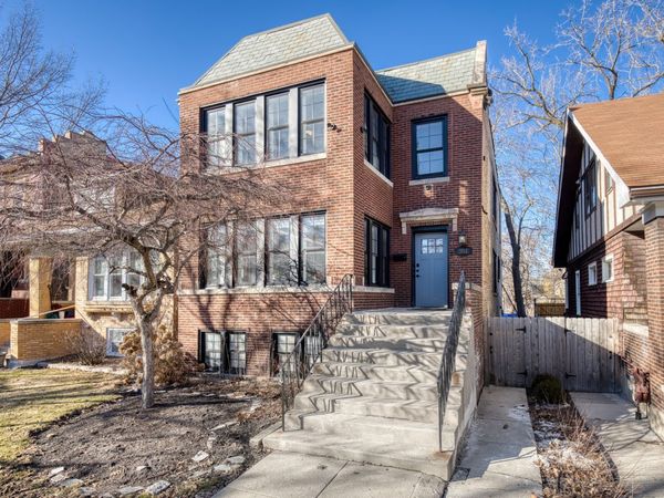 2712 W Sunnyside Avenue , Chicago, IL 60625