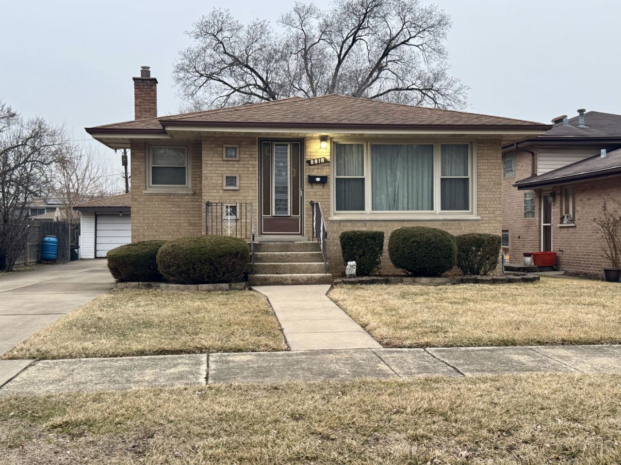 8818 S 55th Court, Oak Lawn, IL 60453 Main Photo