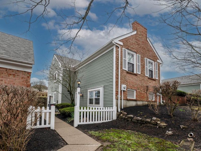 1 Darby Court, Fairfield, OH 45014 Photo 2