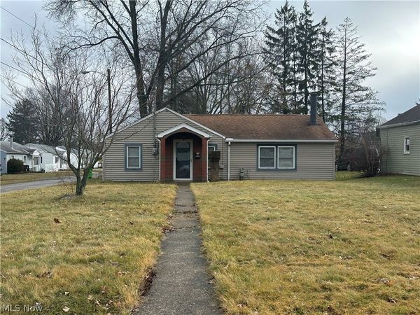 717 Garfield Avenue , Alliance, OH 44601